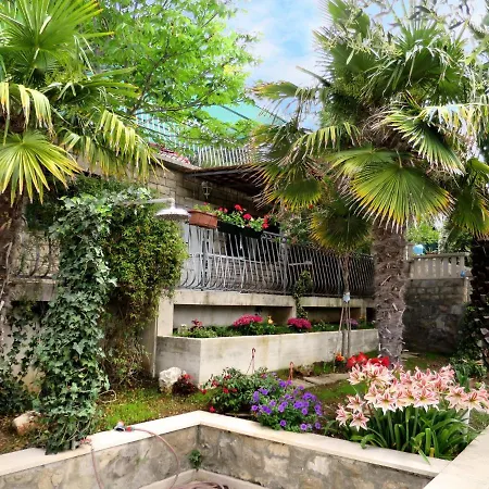 Garden By Interhome Nyaraló